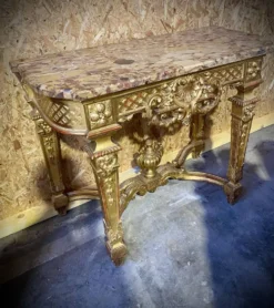 Console en bois doré