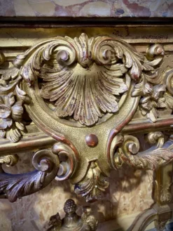 Console en bois doré