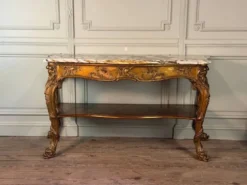 Console en bois doré, quatre pieds garnis de monstres marins, marbre brèche violette, vers 1900