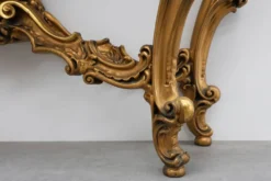 Console en bois doré sculpté avec plateau en marbre rose, style Louis XV / Rococo, It