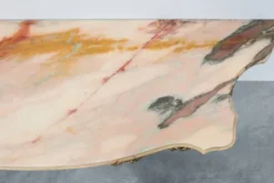Console en bois doré sculpté avec plateau en marbre rose, style Louis XV / Rococo, It