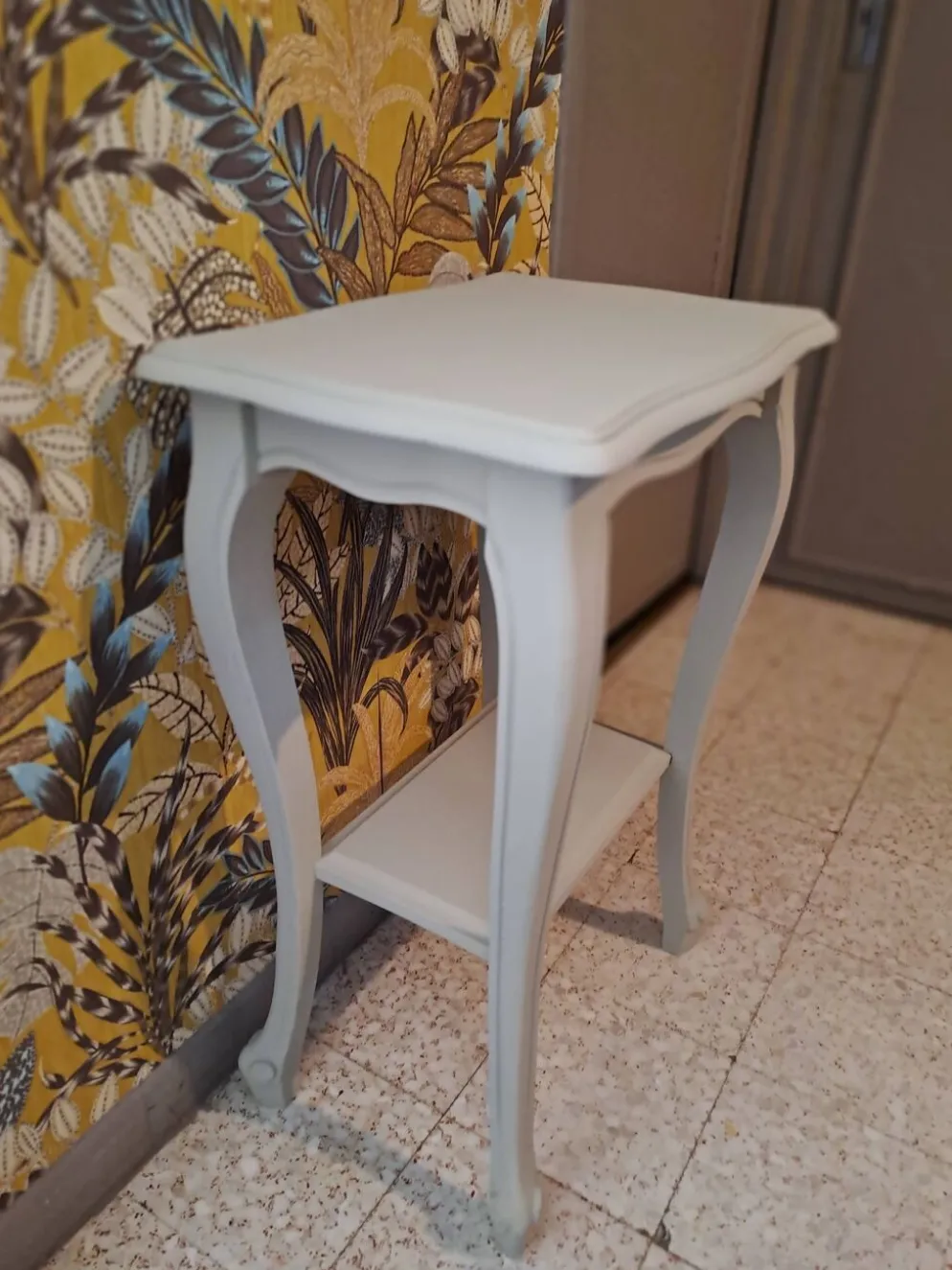 Console en bois peint coloris gris avec un plateau inférieur 1920