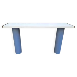 Console en laque blanche avec pieds en plastique cylindriques par Tresoldi Salvati, années 1980.
