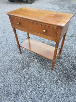 Console en merisier milieu XXème