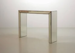 Console en miroir argenté minimaliste et exclusive, fabriquée à la main, objet d'art