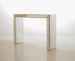 Console en miroir argenté minimaliste et exclusive, fabriquée à la main, objet d'art