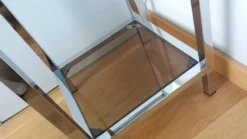 Console en métal chromé et verre fumé