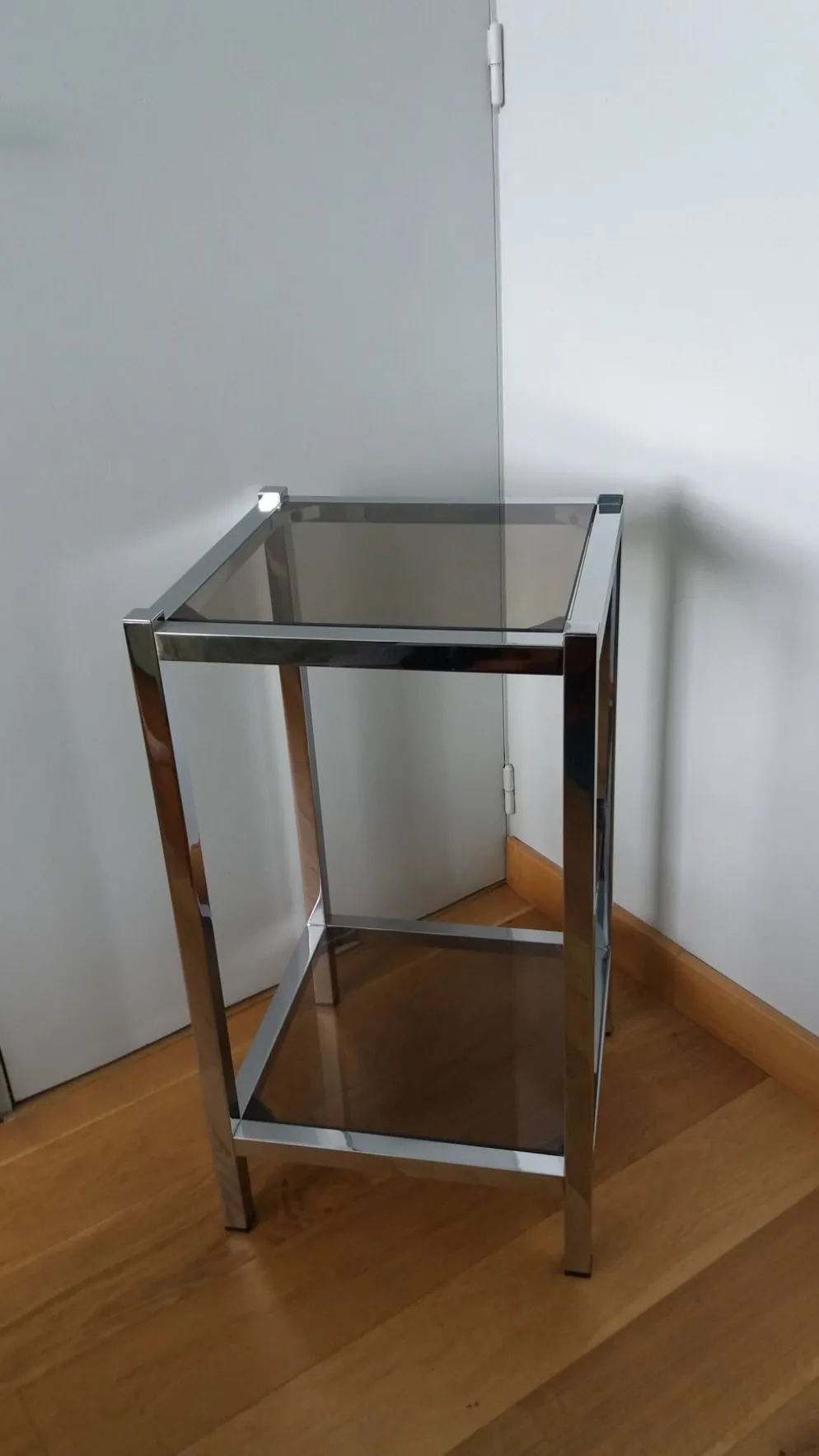 Console en métal chromé et verre fumé