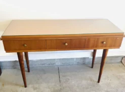 Console en teck années 50 par Gaston Poisson – 3 tiroirs, miroir