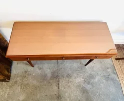 Console en teck années 50 par Gaston Poisson – 3 tiroirs, miroir