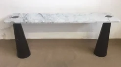 Console Eros en marbre noir et blanc par Angelo Mangiarotti pour Skipper, années 1990.