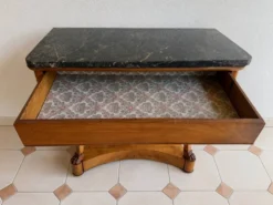 Console française XIXe en merisier et marbre noir, pieds griffes