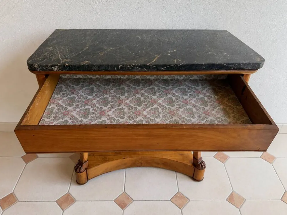 Console française XIXe en merisier et marbre noir, pieds griffes
