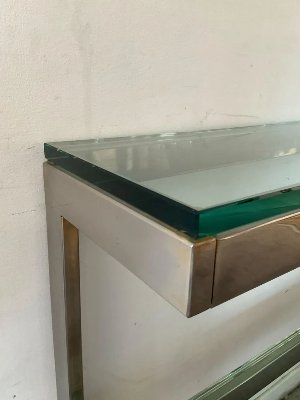 Console « G » par Belgochrom en laiton et verre des années 70