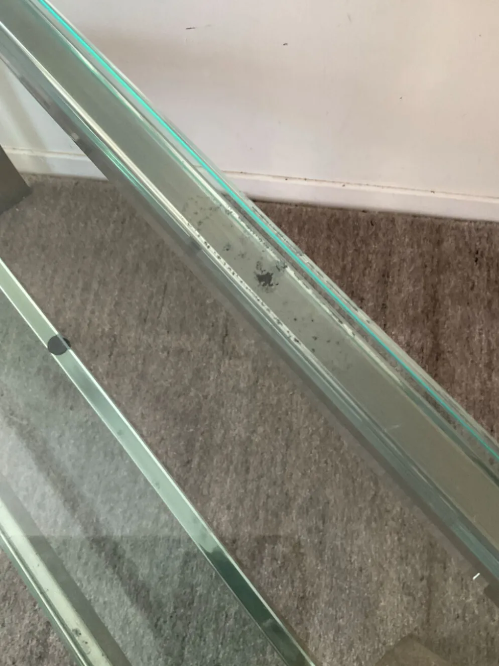 Console « G » par Belgochrom en laiton et verre des années 70