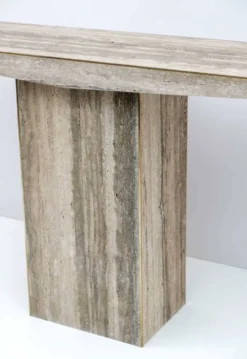 Console italienne du milieu du siècle, incrustée de travertin et de laiton