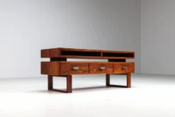Console multimédia flottante moderne du milieu du siècle en palissandre, Danemark, 1960