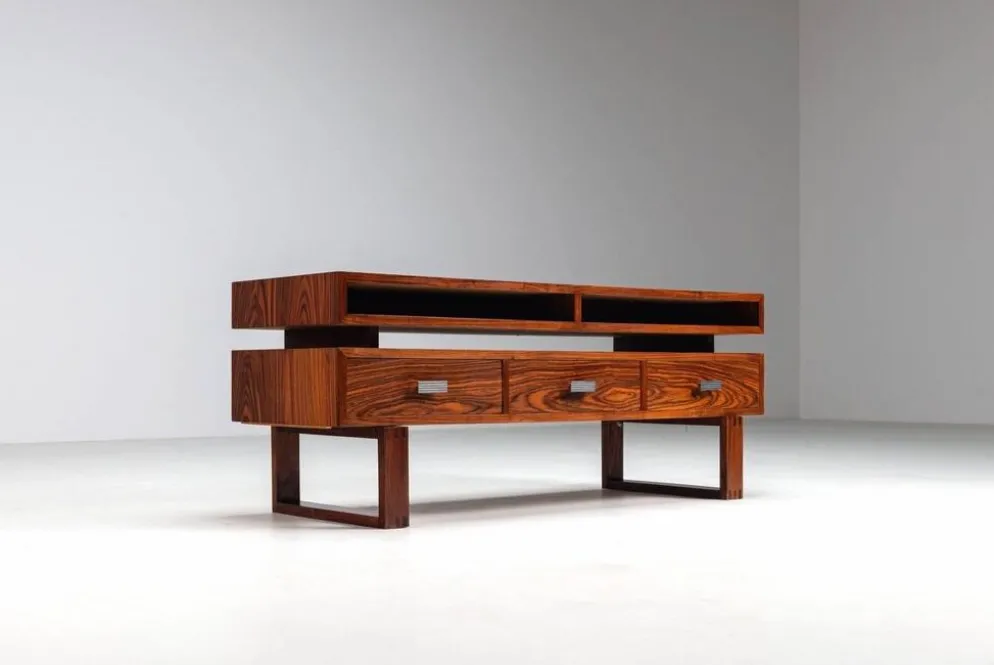 Console multimédia flottante moderne du milieu du siècle en palissandre, Danemark, 1960