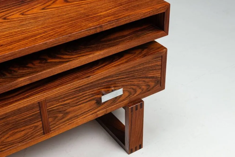 Console multimédia flottante moderne du milieu du siècle en palissandre, Danemark, 1960