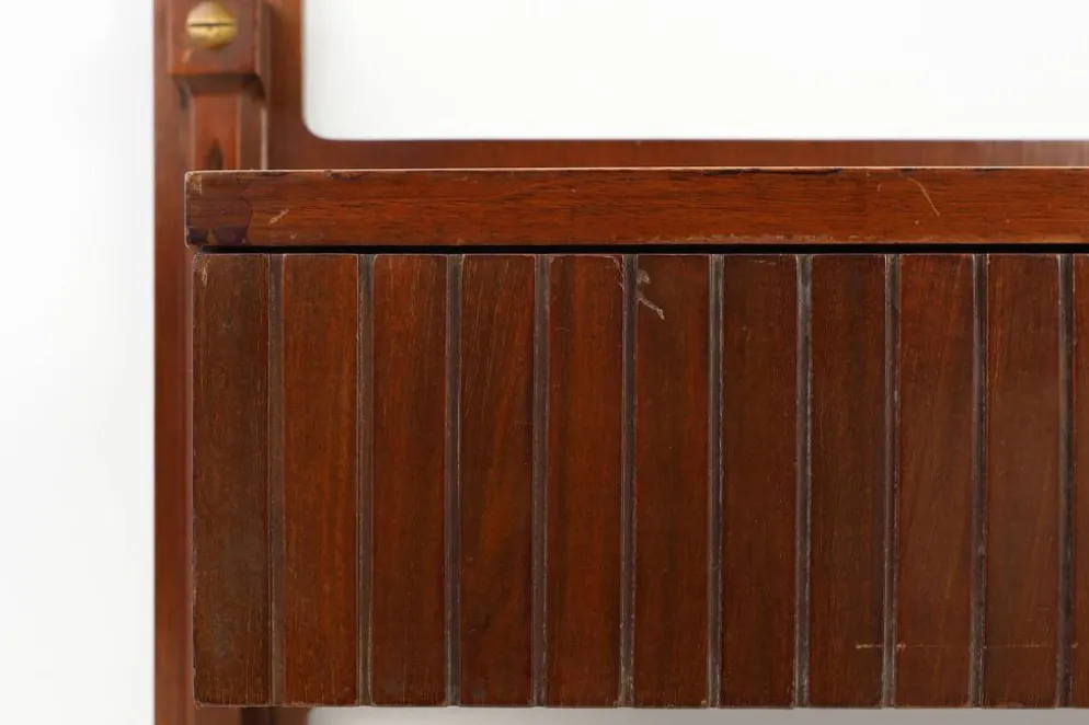 Console murale en bois avec des détails en laiton, Italie années 1960