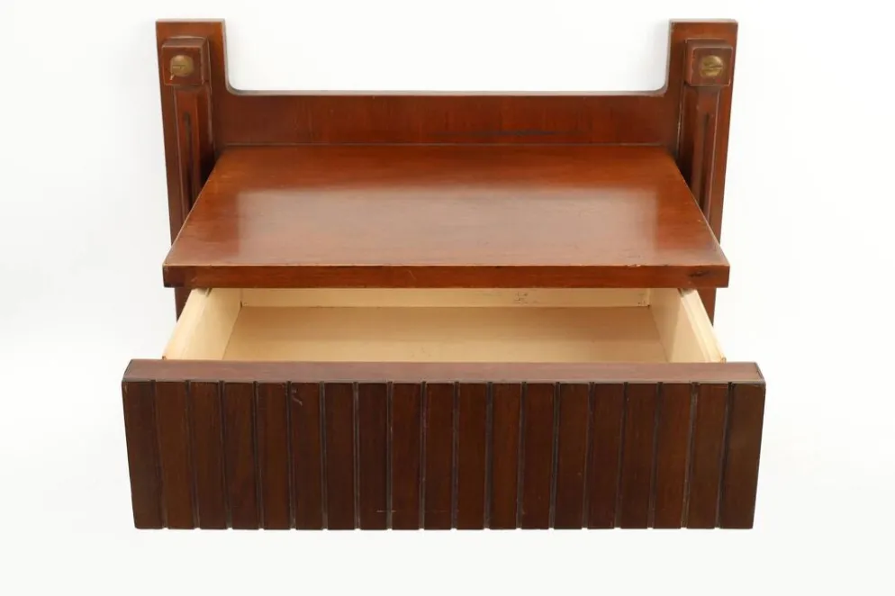 Console murale en bois avec des détails en laiton, Italie années 1960