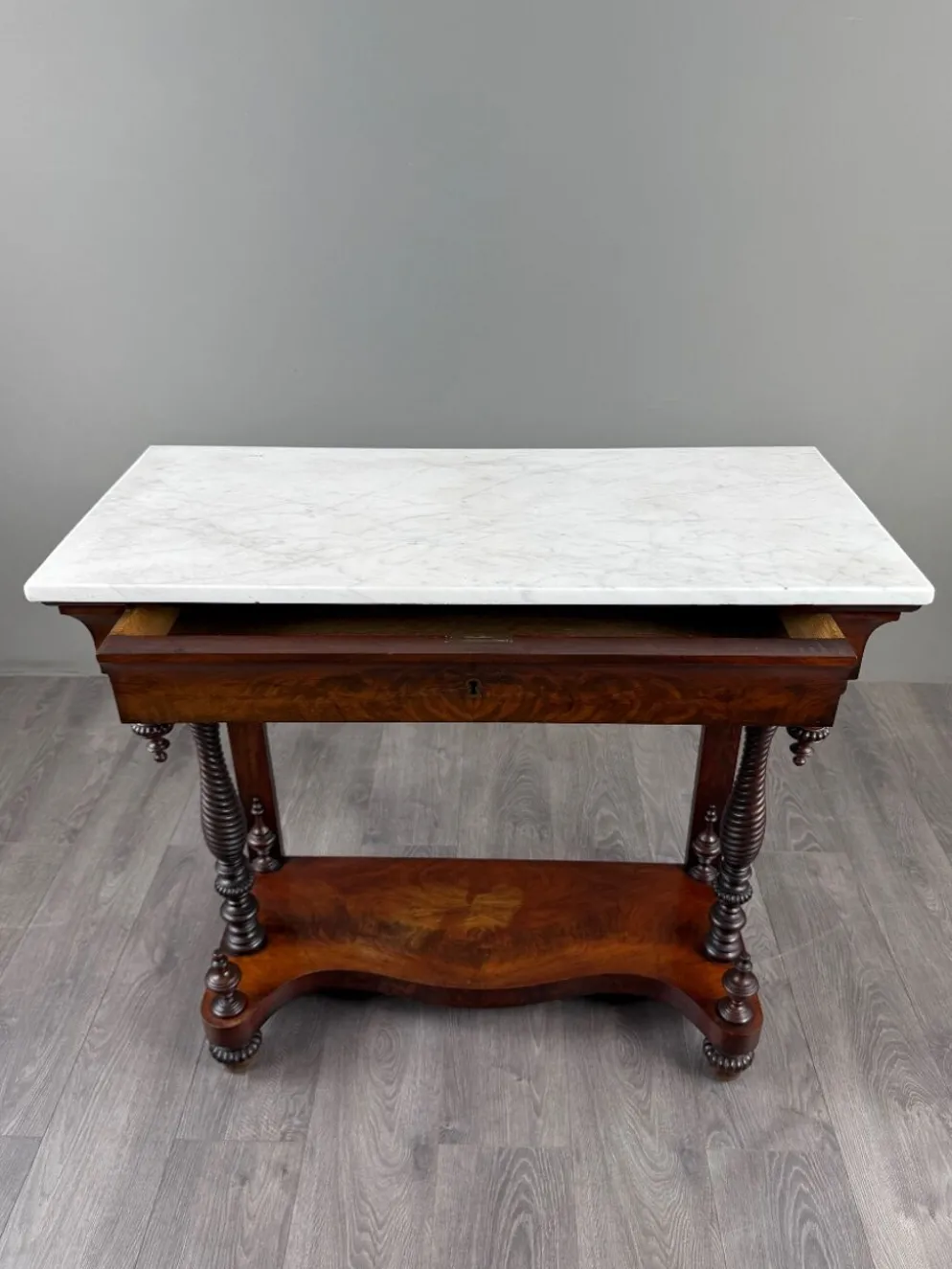 Console Napoléon III en acajou et marbre blanc, XIXe Siècle