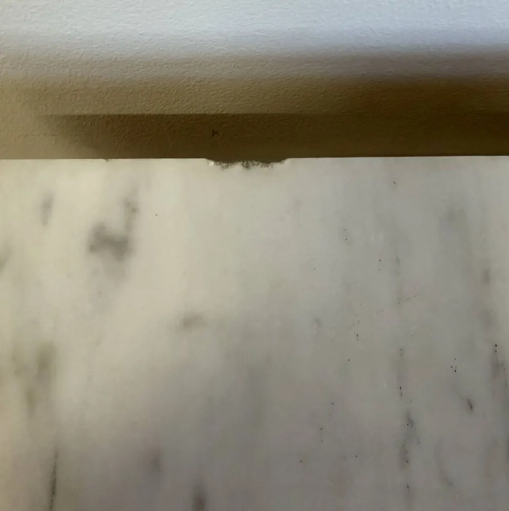 Console Napoléon III en noyer et marbre blanc