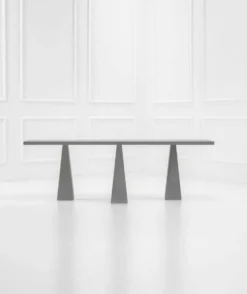 Console Pietra Serena Modèle Inkas Table par Angelo Mangiarotti pour Skipper, années 1990.