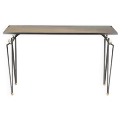 Console rectangulaire en acier et laiton. Travail contemporain.