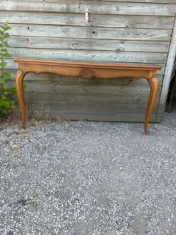 Console style Louis XV en bois