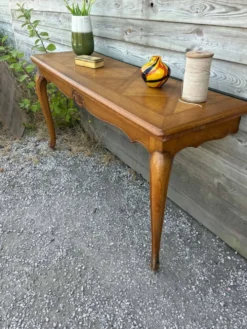 Console style Louis XV en bois