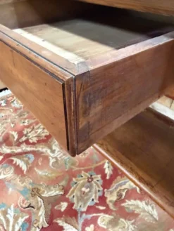 Console-table de milieu Néo-Renaissance – Travail lyonnais – Noyer massif
