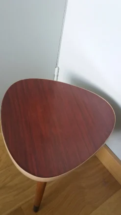 Console tripode bout de canapé porte-plante forme médiator