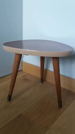 Console tripode bout de canapé porte-plante forme médiator