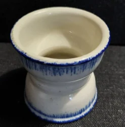 Coquetier diabolo faïence début XXème