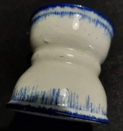 Coquetier diabolo faïence début XXème