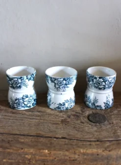 Coquetier Diabolo Terre de Fer fleurs bleu