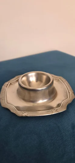 Coquetier en métal argenté
