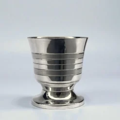 Coquetier en métal argenté, années 1960