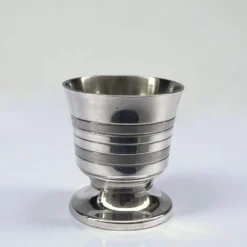 Coquetier en métal argenté, années 1960