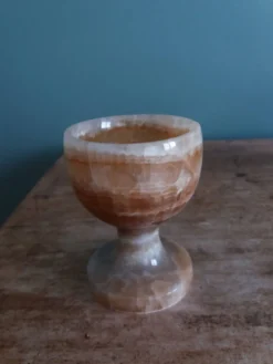 Coquetier en onyx albâtre