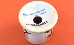 Coquetier en porcelaine Ulysse Paris pour Chanill décor floral