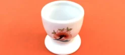 Coquetier en porcelaine Ulysse Paris pour Chanill décor floral