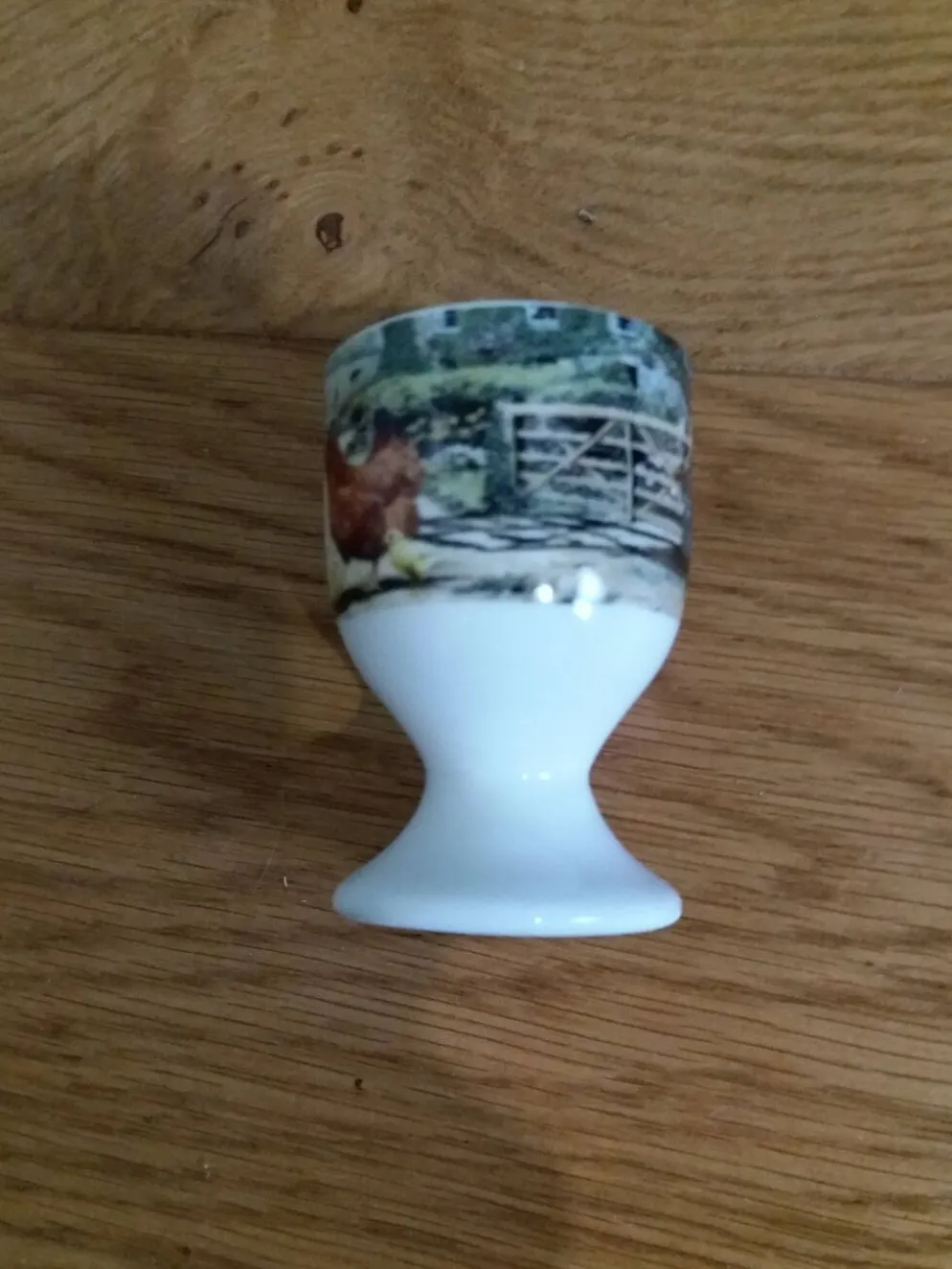 Coquetier faience blanche décor poule coq et poussins