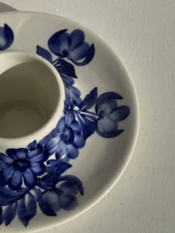 Coquetier à main bleu et blanc vintage, Pologne
