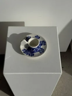 Coquetier à main bleu et blanc vintage, Pologne