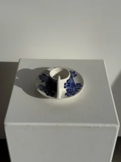 Coquetier à main bleu et blanc vintage, Pologne