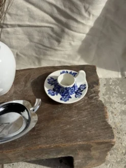 Coquetier à main bleu et blanc vintage, Pologne