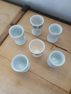 6 coquetiers anciens dépareillés