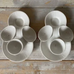 Coquetiers anciens en porcelaine Mehun